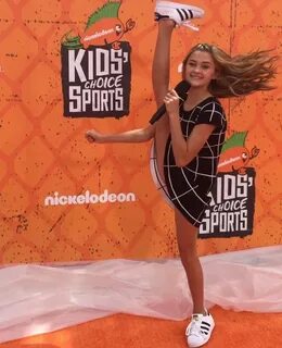 Lizzy Greene Bio, Age, Height, Boyfriend, Twitter, Instagram