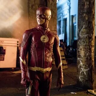 2048x2048 Barry Allen As Flash In The Flash Season 4 2017 Ip