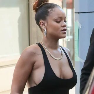Rihanna's Fat Tits And Hard Nipple Pokies