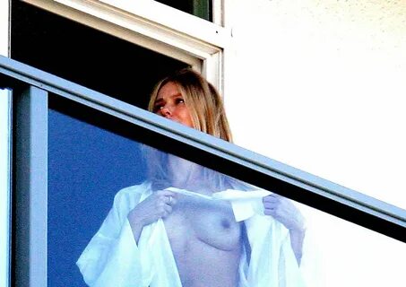 Naomi Watts Balcony Naked - Porn Photos Sex Videos