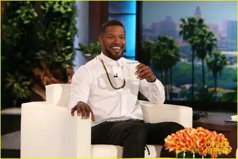 Jamie Foxx Defends National Anthem Performance at Mayweather