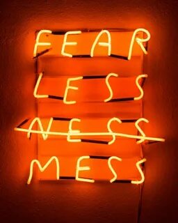 Fear less mess . . . . . . . #naranja #orange #neon #oranjen