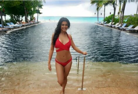 Ishq Vishk Actress Shenaz Treasury, Leaves Bollywood And Fol