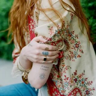 F l o r e n c e Florence welch style, Florence welch tattoo,