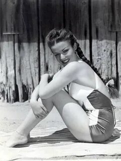 Gene Tierney Feet (13 photos) - celebrity-feet.com