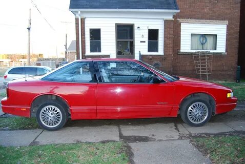 1991 Black Cutlass Supreme Internationa Picl / 1992 Oldsmobi