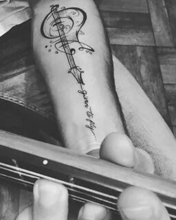 Tatuaje guitarra y Given to Fly, de Pearl Jam Music tattoo d