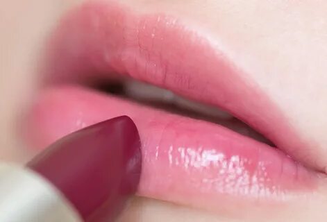 Леденцовая Clinique Pop Glaze Sheer Lip Colour "Licorice Pop