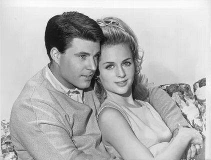 She was married to Ricky Nelson from 1963 to 1982. Ricky nel