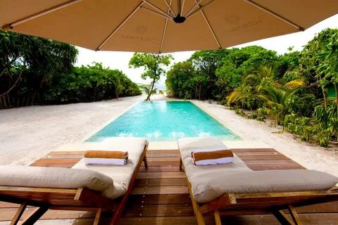 Отдых в отеле Hideaway Beach Resort and Spa 5* (Мале/Мальдив