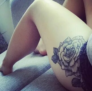 Rose hip tattoo by the amazing Roxy Velvet #hip #tattoo #ins