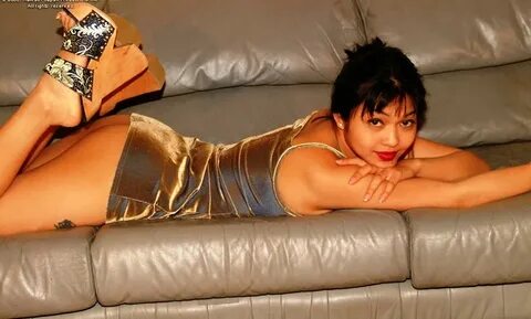 Mika Tan Feet (19 photos) - celebrity-feet.com