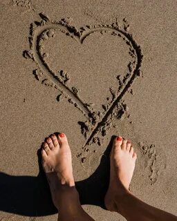 Browsing celebs wikiFeet