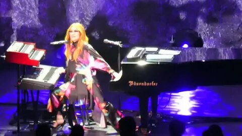 Tori Amos - Bouncing Off Clouds @ Kings Theater, Brooklyn2, 