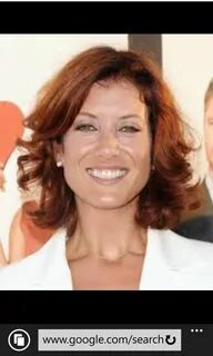 Kate Walsh red hair Hair styles, Medium hair styles, Red hai