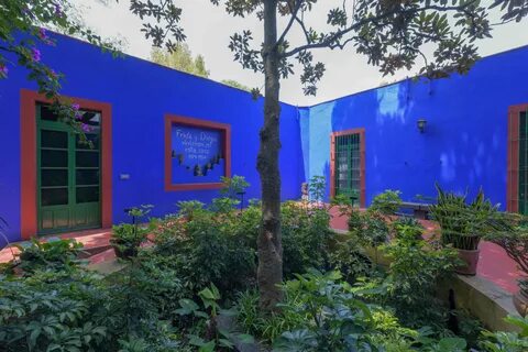 Casa Azul Frida Kahlo - The Blue House in Mexico - DIGS Maga