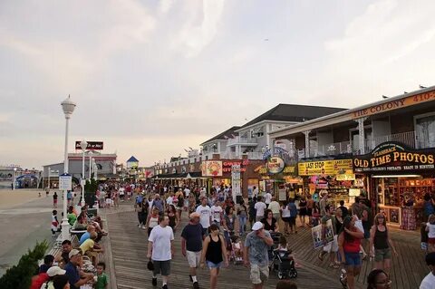 File:Ocean City MD Boardwalk August 2009 1.jpg - Wikipedia