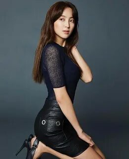 Foto Jung Hye Sung di Majalah Esquire Edisi Maret 2017 - Fot