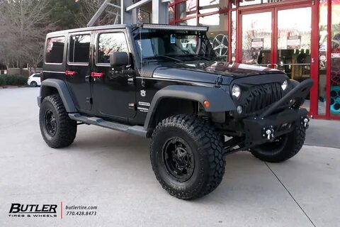 Jeep Wrangler with 17in XD Rockstar III Wheels exclusively f