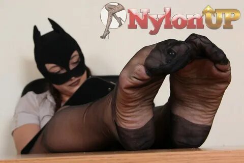 NylonUp.com - Lady Night and her RHT nylons
