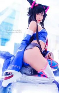 This Ahri and D.Va Mash-Up by Hane Ame is Insanely Gorgeous!