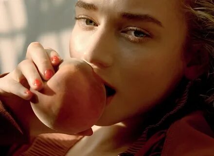 Slideshow julia garner sexy.