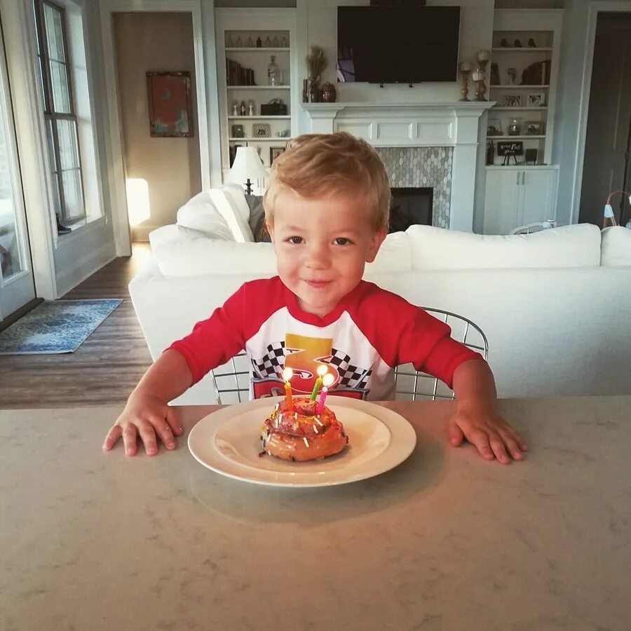 Jessica Steen в Instagram: "Happy 3rd Birthday to my favorite Sawyer m...