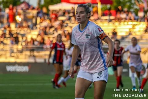 Red Stars acquire Kealia Ohai, trade Naughton to Houston - E