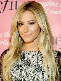 Ashley Tisdale's bronze eye makeup :: How to get dewy skin