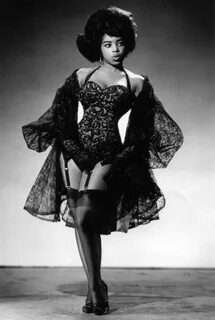 Vintage Burlesque - SkillOfKing.Com