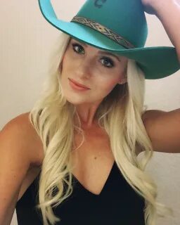 Hot Tomi Lahren Bikini Photos - Barnorama