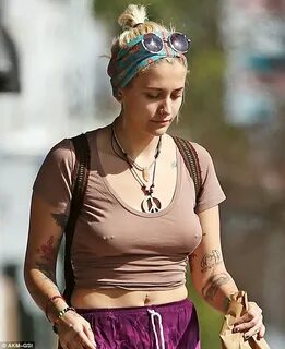 Paris Jackson braless as split with boyfriend emerges Daily 