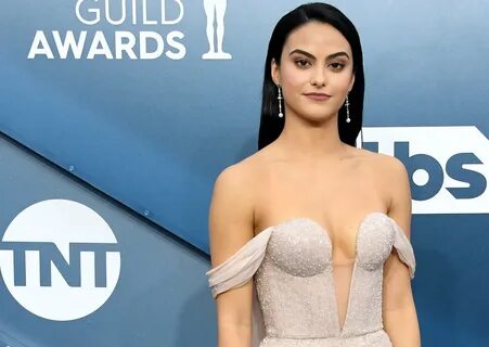 Camila Mendes Tits