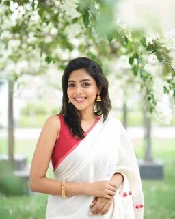 Aishwarya Lakshmi Saree Photos