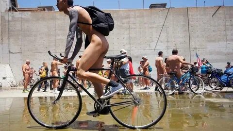 World Naked Bike Ride Los Angeles 2014 (NSFW slide show)