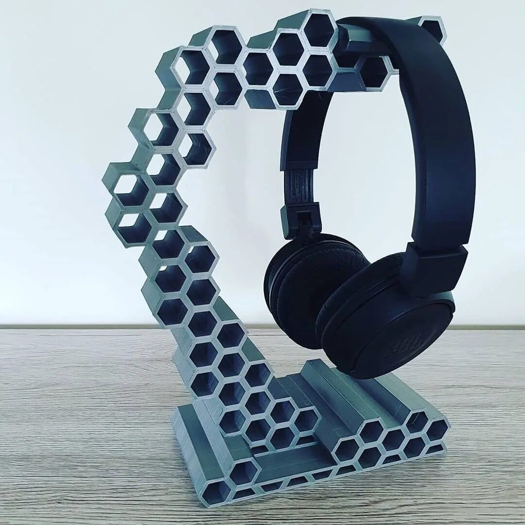 Instagram'da Addi c tive 3D printing: "Honeycomb headphone stand ...