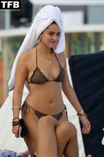 Luna Blaise Flaunts Her Sexy Bikini Body on the Beach in Mia