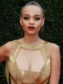 Reign Edwards at 2018 Daytime Emmy Awards - April 29, 2018 C