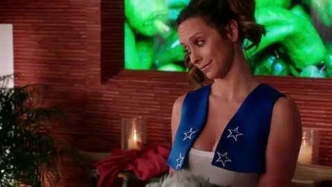 Slideshow jiggle cleavage 