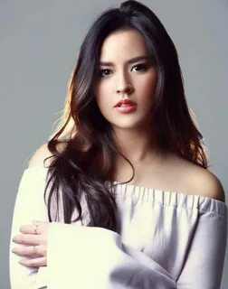 Raisa Indonesian Actress and Singer. Selebriti, Wanita canti