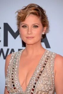 More Pics of Jennifer Nettles Evening Dress (4 of 4) - Cloth