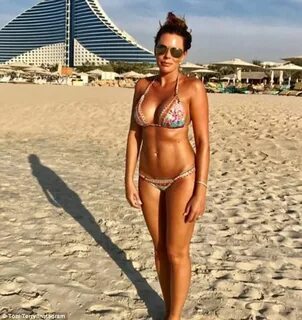 John Terry's Bikini-Clad Wife Toni Shows Off Her Assets (Pho