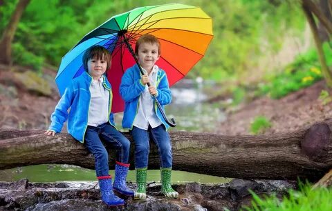 Обои дети, джинсы, зонт, друзья, цветной, Umbrella, мальчики