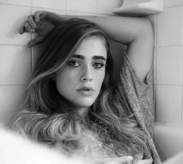 Melissa Roxburgh Hottest Photos Sexy Near-Nude Pictures, GIF