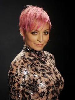 Nicole Richie Hairstyles Hairstylo Nicole richie hair, Nicol