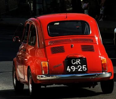 File:Red Fiat Cinquecento in Lisbon.jpg - Wikimedia Commons