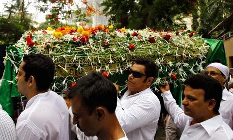 Jiah Khan laid to rest amidst tears - DAWN.COM