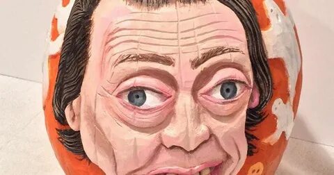 This pumpkin carver made a Steve Buscemi pumpkin for Hallowe