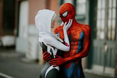 This Couple Did An AMAZING Spiderman-Themed Photo Shoot Spid