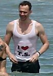 Taylor Swift is now selling 'I heart TS' shirts Daily Mail O